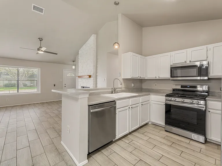 1808 Prairie Star Ln — Photo 6