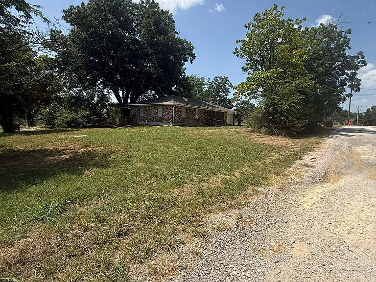 610 S Rike St — Photo 21