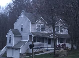 28 Hillside Ln, Colchester, CT 06415