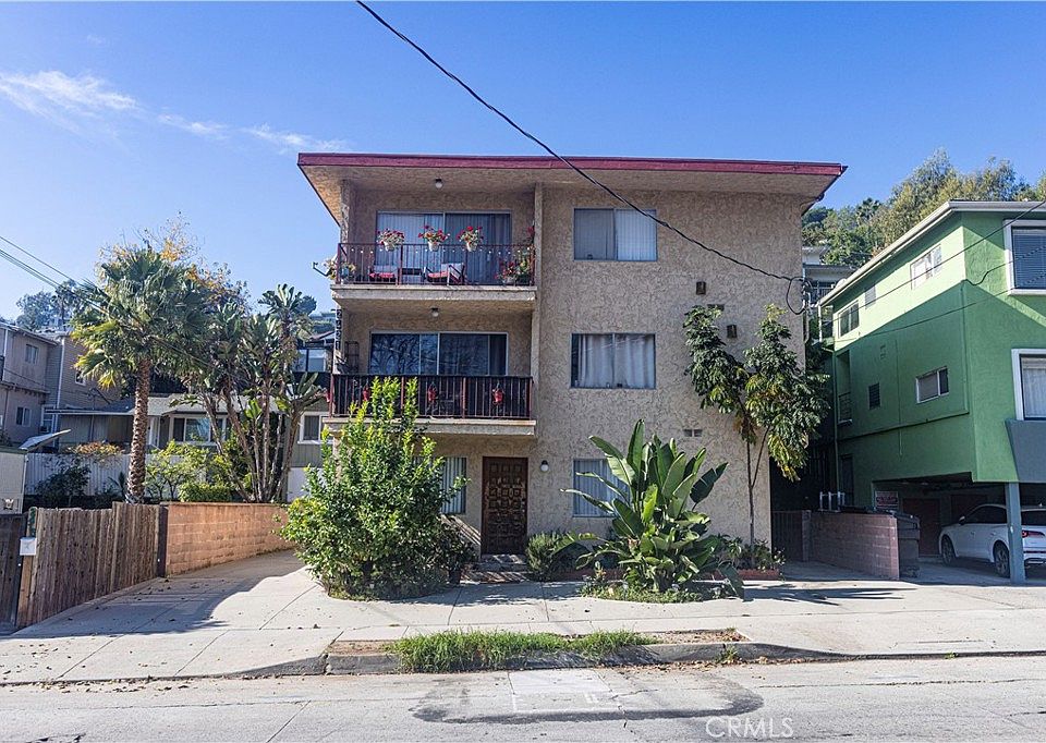 1st image of 2421 N Beachwood Dr