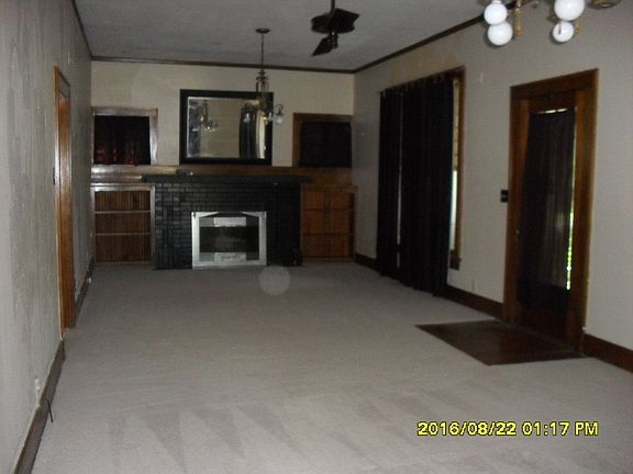 2nd image of 406 S A St