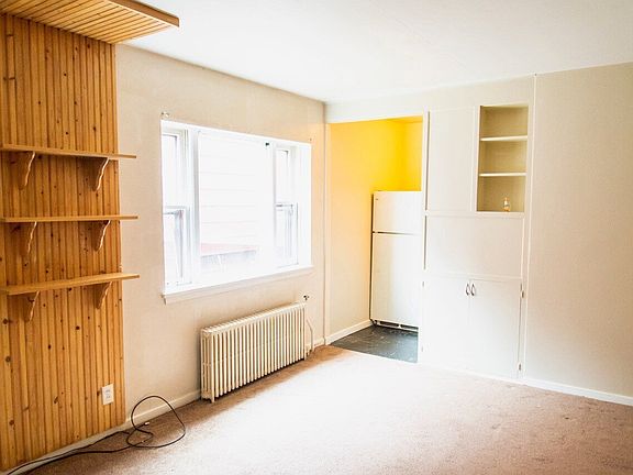 3rd image of 509 E 7th St APT F
