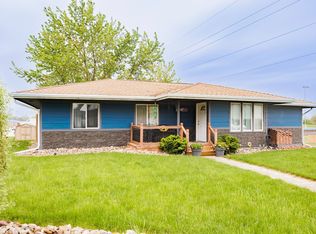 1425 Highview Dr, Perry, IA 50220