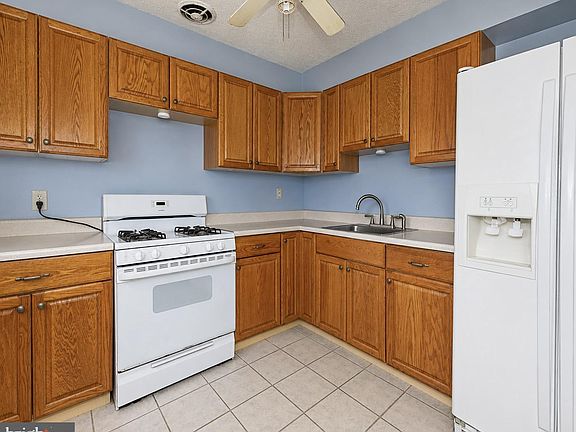 2nd image of 2808 Greenlawn Rd