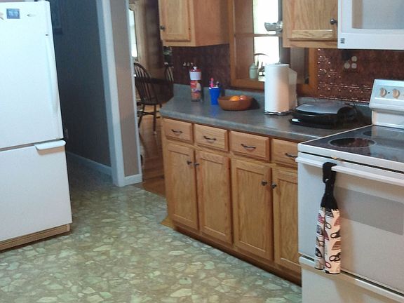 4th image of 111 Ann Ave