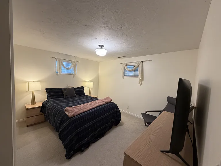 2480 Eastbourne Dr — Photo 11