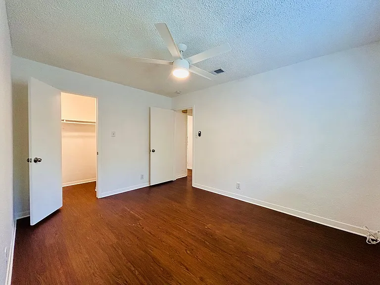 8325 Fathom Cir — Photo 19