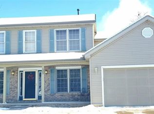 1223 Chatham Ln, Bloomington, IL