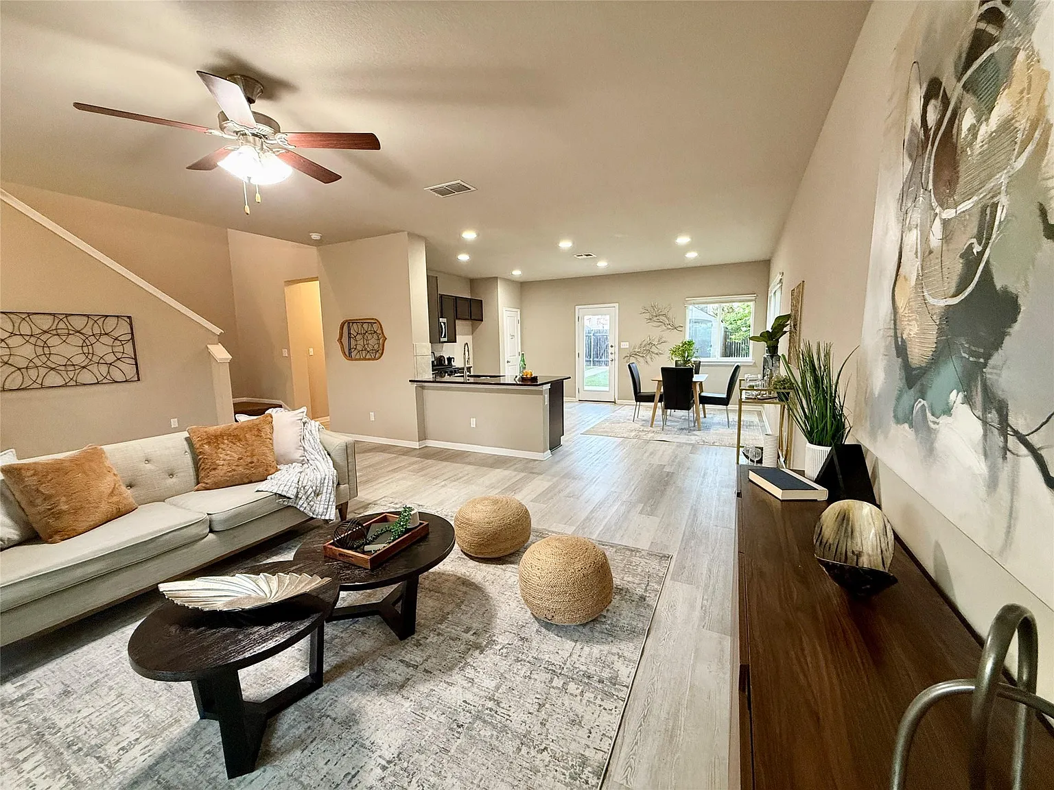 3 bed, 2.5 bath, 1740 sqft, $1,650 — Photo 3