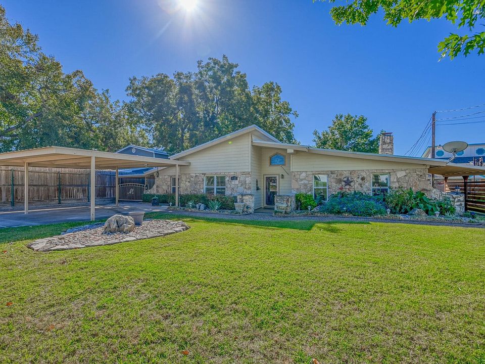 1st image of 1922 Blubonnet Lane