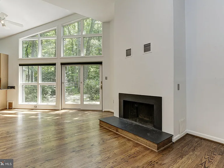10373 Currycomb Ct — Photo 11