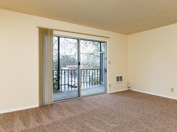 Raleigh Scholls ; Living Room