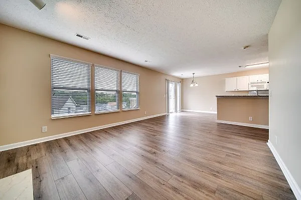 102 Wagon Ct — Photo 14