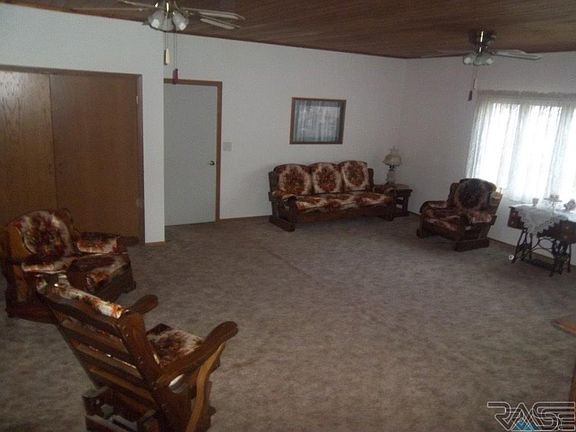 5th image of 108 N Water Ave