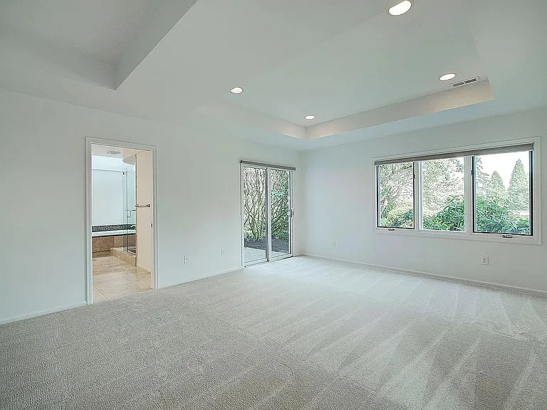 9025 NE 26th St — Photo 18