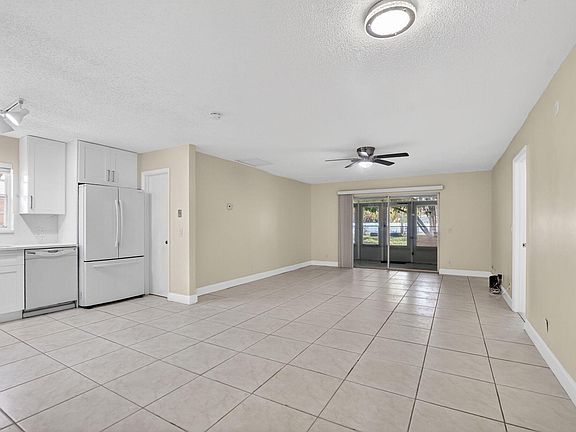 5th image of 22334 SW 57th Circle