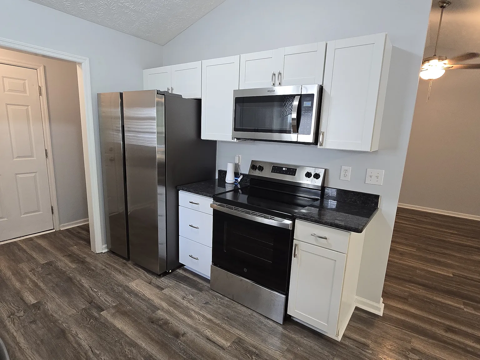 4 bed, 1596 sqft, $1,950 — Photo 4