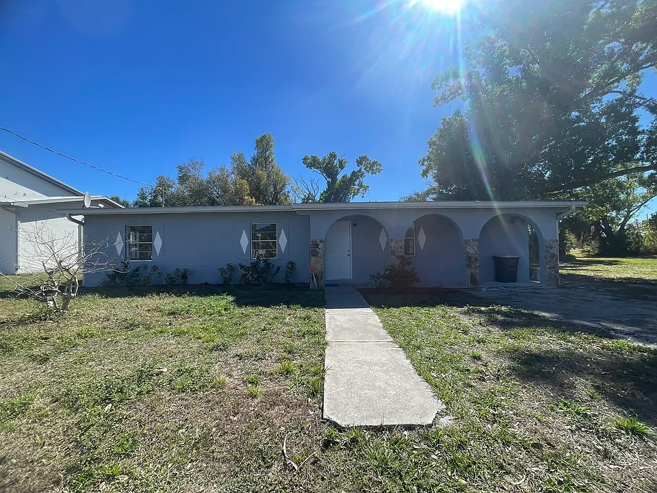 525 E Helen Ave