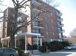 20 Hammond Pond Pkwy APT 401, Newton, MA 02467