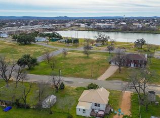 305 W Tarrant Street, Llano, TX 78643