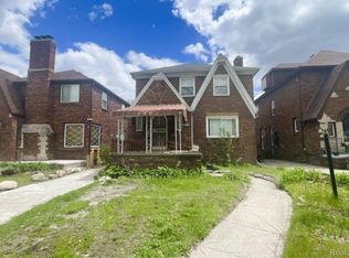 17530 Santa Barbara Dr, Detroit, MI 48221