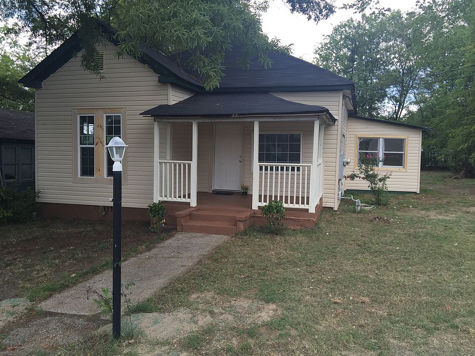 102 E Peachtree St, Rossville GA