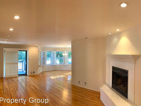 4th image of 2750 Market St APT 101