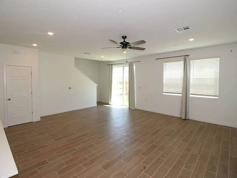 6137 W Ramona Way — Photo 4