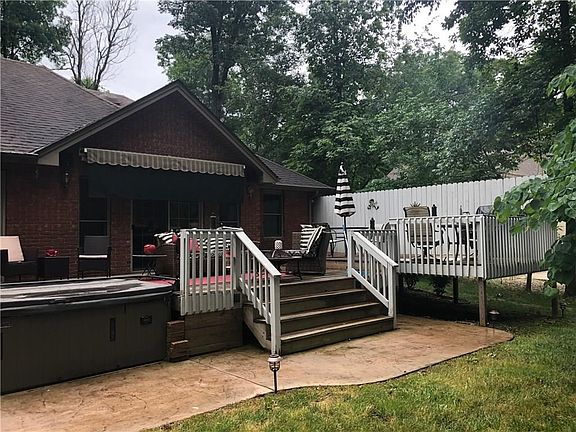 4th image of 719 Woodfield Ct