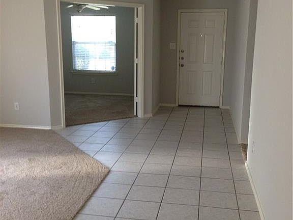 4th image of 604 Jewelflower Dr