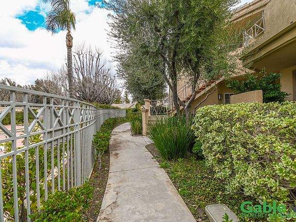 4th image of 23609 Del Monte Dr Unit 298