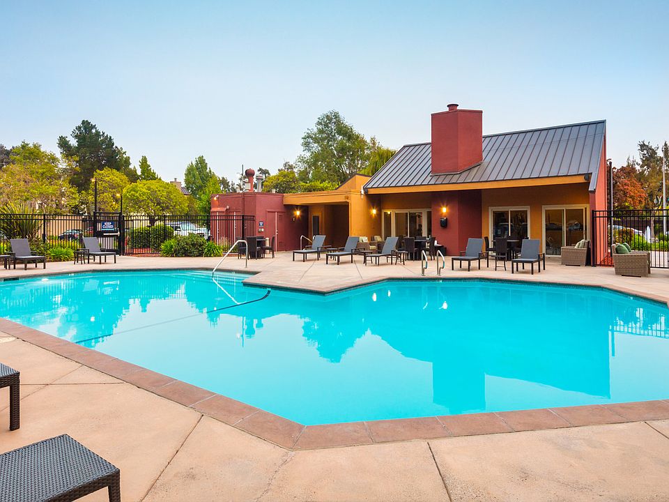 Laurel Crossing Apartment Homes 203 Laurie Meadows Dr San Mateo CA
