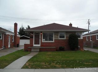 30236 Taylor St, Saint Clair Shores, MI 48082