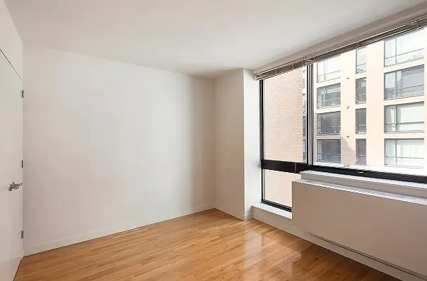 537 W 27th St #3A — Photo 6