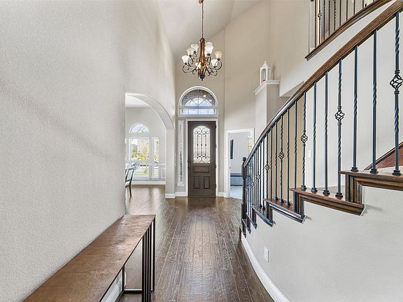 4th image of 321 Micco Ln