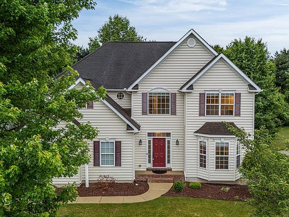 2nd image of 450 Orchard Grove Way