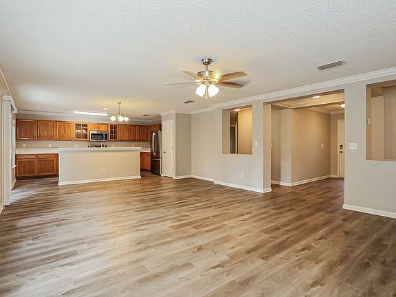 4th image of 12248 Pebble Point Dr W