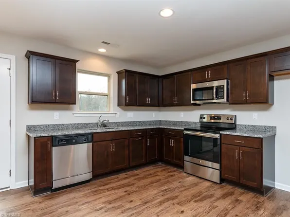 2417 Kings Cross Ct, Winston Salem, NC 27127