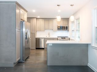 32 Robins Cres #33, New Rochelle, NY 10801