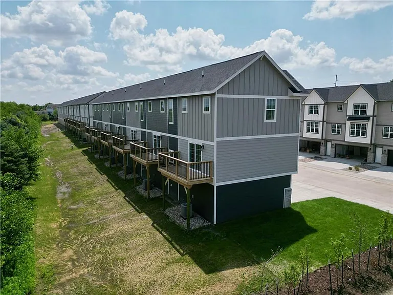 Walnut Crest Townhomes - BRAND NEW — Photo 15