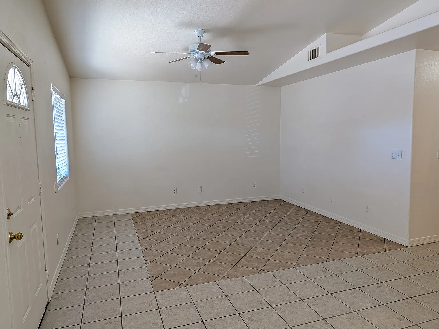 4 bed, $1,625 — Photo 4