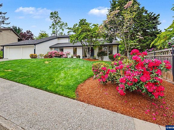 3rd image of 1939 Brightwood Ct S