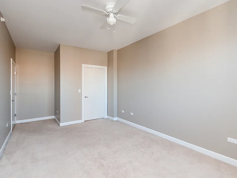 451 W Huron St #703 — Photo 15