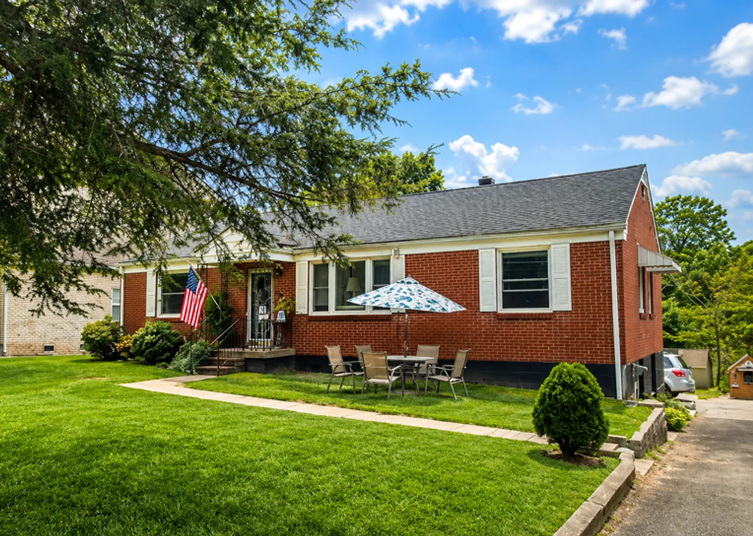 1665 Valley Road/ New photos coming soon — Photo 1