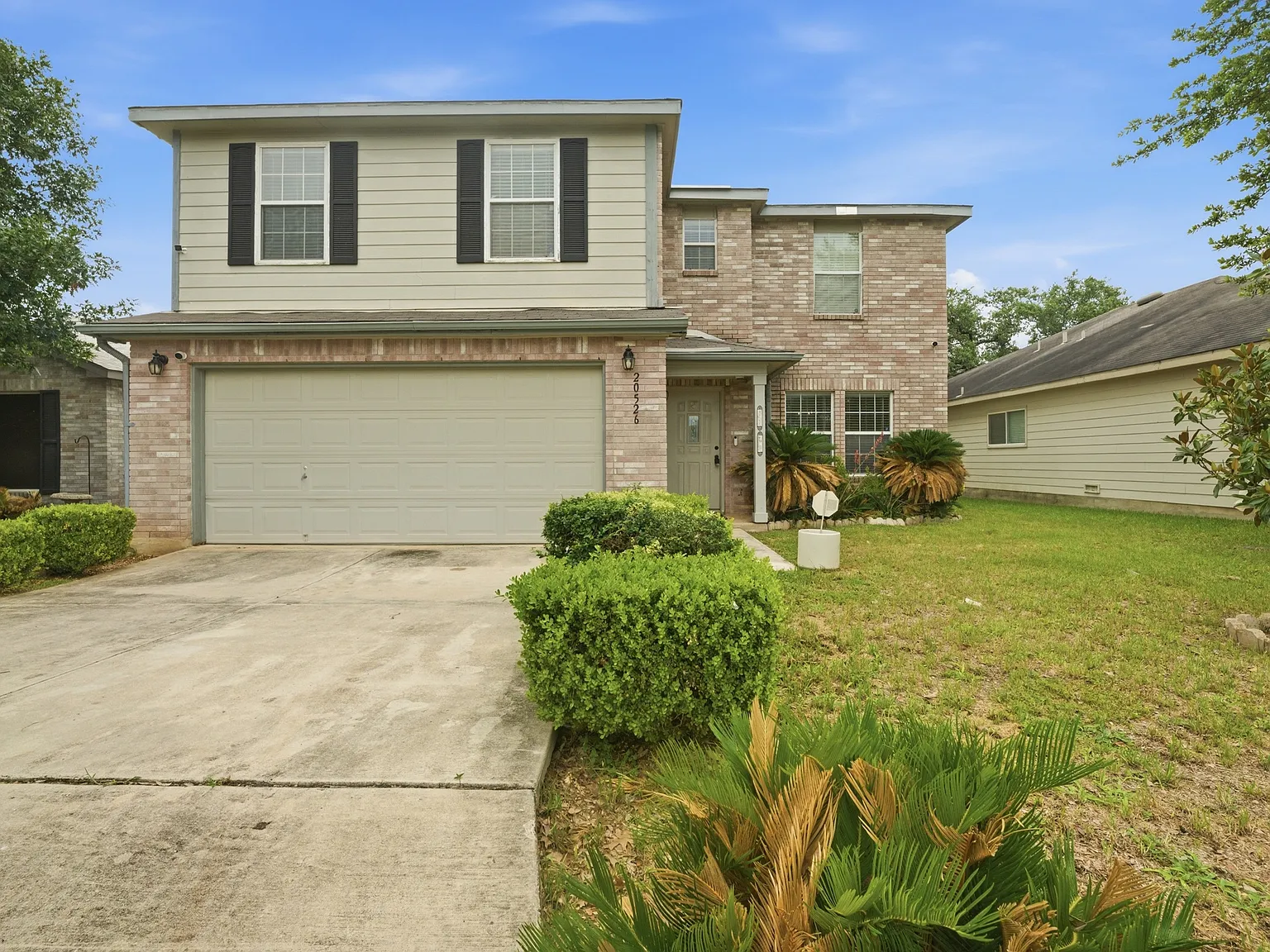 3 bed, 2.5 bath, 1988 sqft, $2,025 — Photo 1