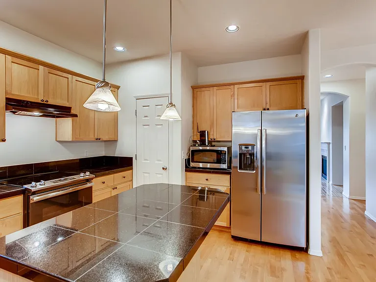 889 NE Caden Ave — Photo 4