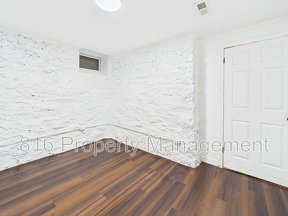 2nd image of 1110 E 40th St Unit 5