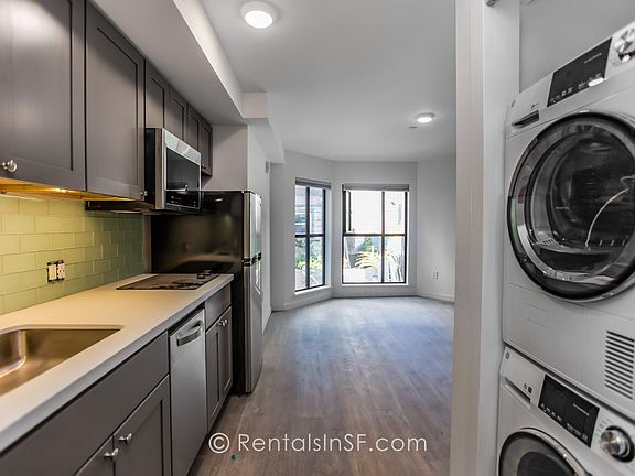 3rd image of 1532 Howard St #301