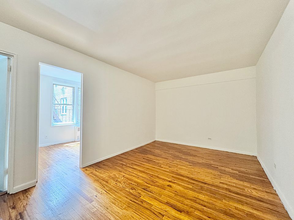 1st image of 14220 41st Ave APT 5A