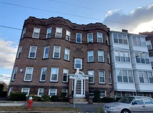 39 Oconnor Ave APT 1L, Holyoke, MA 01040